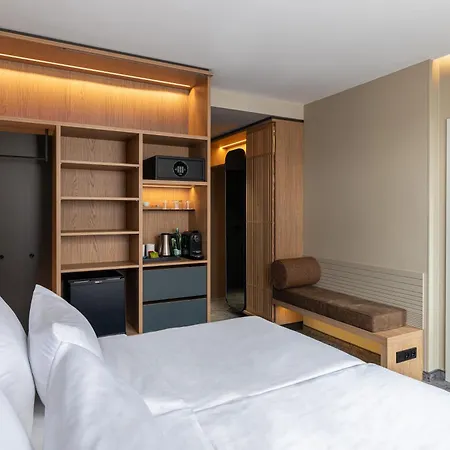 Отель Orea Sklar 4*